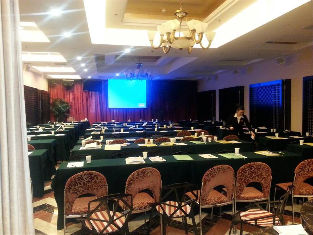 Hotel A.c. Art Museum 4*