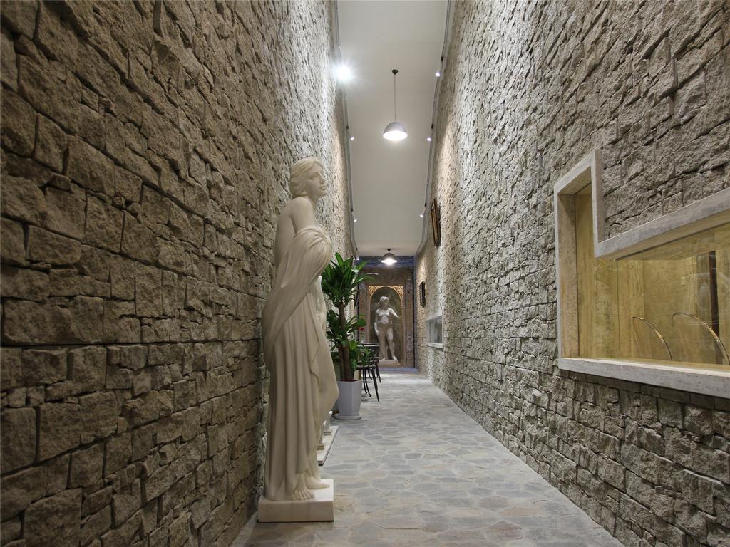 A.c. Art Museum Hotel